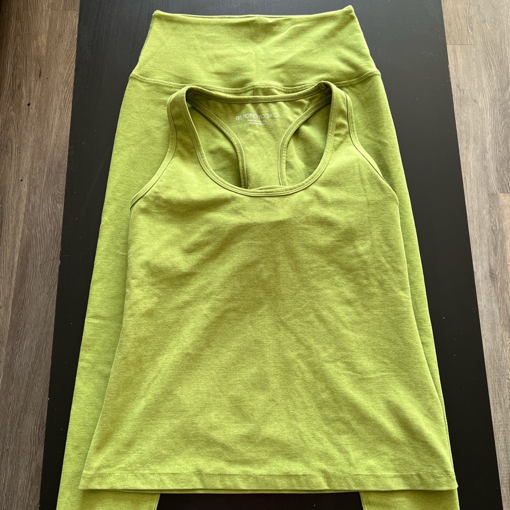 Beyond Yoga Women's Top and Legging Set